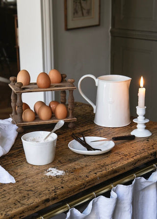 Grand pichet Orion en céramique signé Alix D Reins, disponible chez Coton en Herbe. Vaisselle artisanale élégante pour la décoration et l’art de la table.