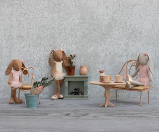 Jouets décoration maison de poupée maileg lapin et souris plante boutique Coton en Herbe