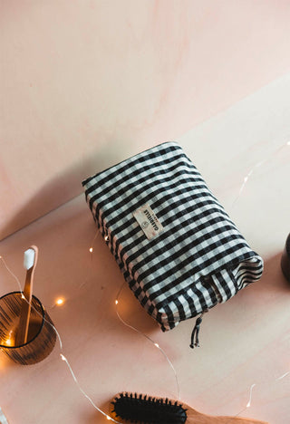 salle de bain trousse toilette vichy noir gabrielle paris coton en herbe