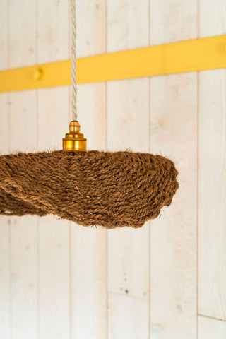 Suspension N°1 en fibre de coco signée Atelier Bouillant, sélection Coton en Herbe.