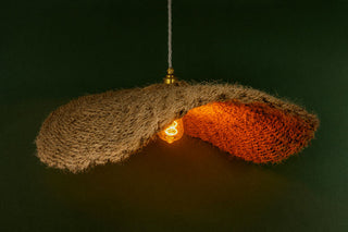 Suspension N°2 en fibre de coco signée Atelier Bouillant, création artisanale et naturelle, proposée par Coton en Herbe à Saint-Paul-de-Vence