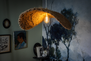 Suspension N°2 en fibre de coco signée Atelier Bouillant, création artisanale et naturelle, proposée par Coton en Herbe à Saint-Paul-de-Vence